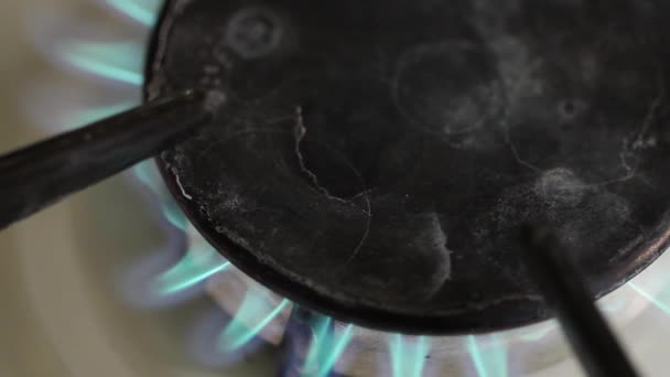 Yanan Gaz Ocağı Yavaş Yavaş Sönüyor Konut Binalarına Gaz Arzını — Stok video