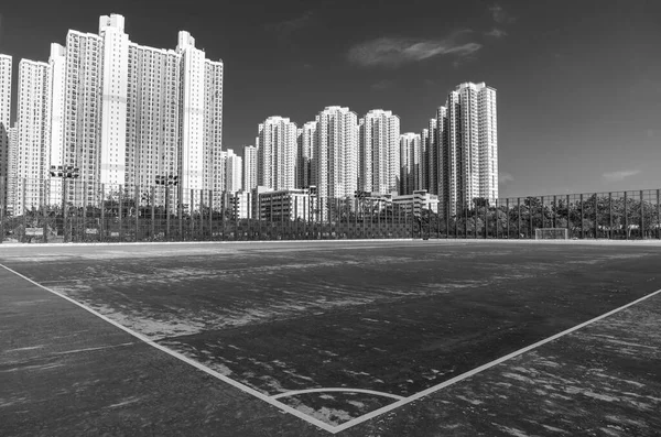 Cancha Fútbol Edificios Residenciales Gran Altura Ciudad Hong Kong — Foto de Stock