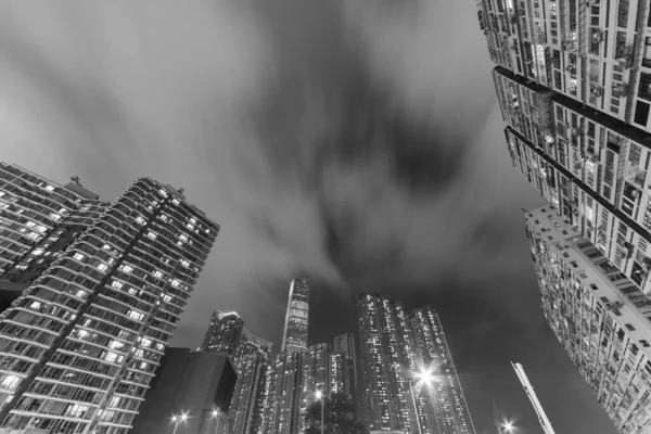 Rascacielos Moderno Edificio Residencial Ciudad Hong Kong Por Noche — Foto de Stock