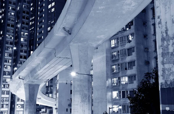 Paisagem Noturna Mais Ponte Através Centro Cidade Hong Kong — Fotografia de Stock