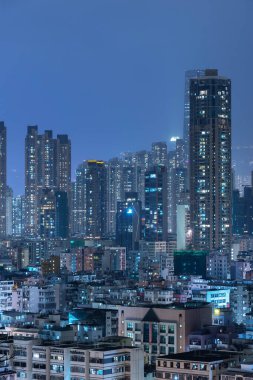 Hong Kong şehir merkezindeki gökyüzü manzarası.