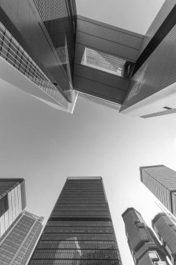 Hong Kong 'un şehir merkezindeki modern ofis binasının dışında. Mimari soyut arkaplan