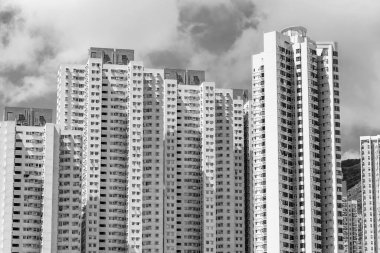 Hong Kong 'da yüksek katlı bir bina.