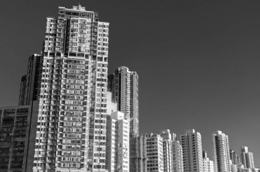 Hong Kong 'da yüksek katlı bir bina.