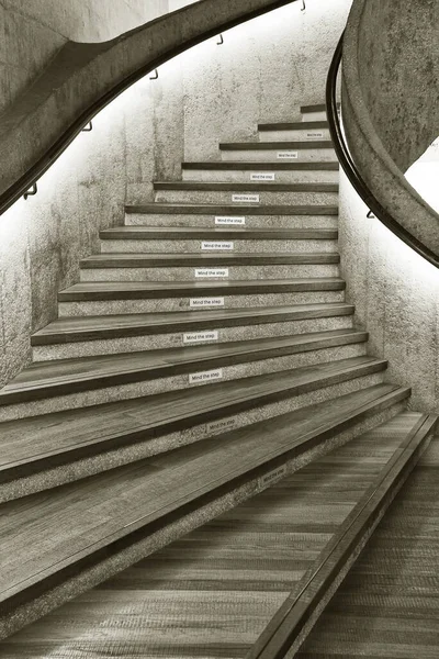 Innenansicht Der Modernen Wendeltreppe Abstrakter Hintergrund Zeitgenössischer Architektur — Stockfoto