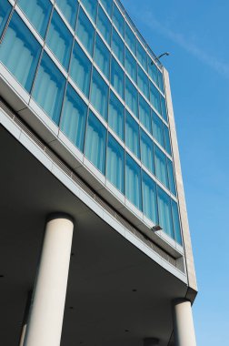 Modern mimarinin dış cephesi. soyut arkaplan oluşturuluyor