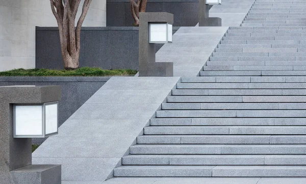 Aydınlatma Dekorasyonlu Modern Minimalizm Tarzı Merdiven — Stok fotoğraf