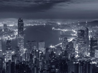 Şafakta Hong Kong 'un Victoria Limanı