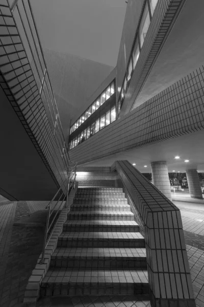 Сходи Сучасної Архітектури Вночі — стокове фото