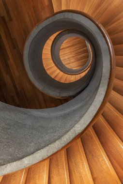 Modern spiral merdivenlerin içi. Modern mimari soyut arkaplan