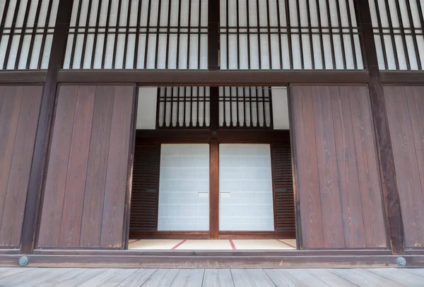 Kyoto, Japonya 'daki geleneksel Japon evinin girişi