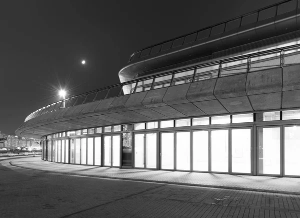 Exterior Del Centro Comercial Por Noche — Foto de Stock