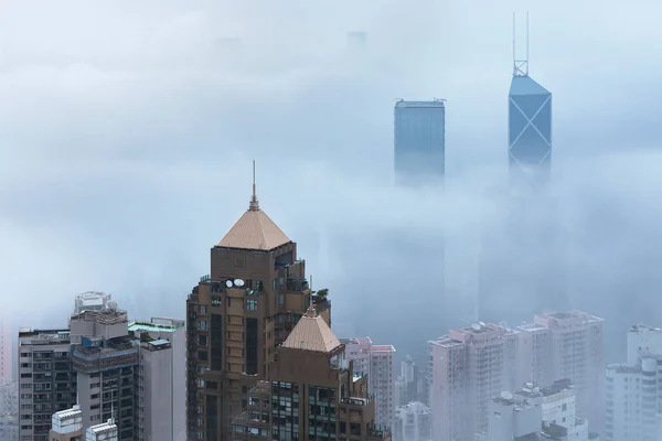 Grattacielo Nel Centro Della Città Hong Kong Nella Nebbia — Foto Stock