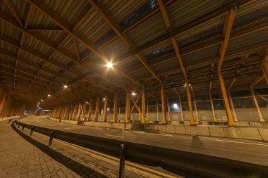 Boş tünel. Ulaşım ve trafik arkaplanı
