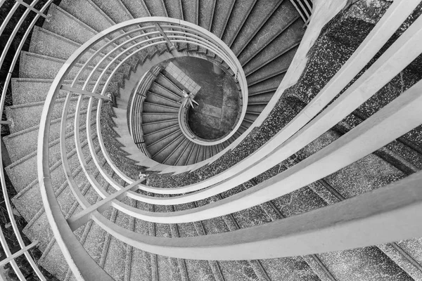 Escalera Caracol Moderna Vacía Vista Desde Arriba —  Fotos de Stock