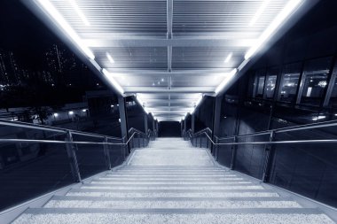 Merdiven, modern pedistrican geçit