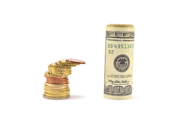 Pila de monedas y billetes de banco —  Fotos de Stock