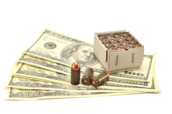 Ammunition och pengar — Stockfoto