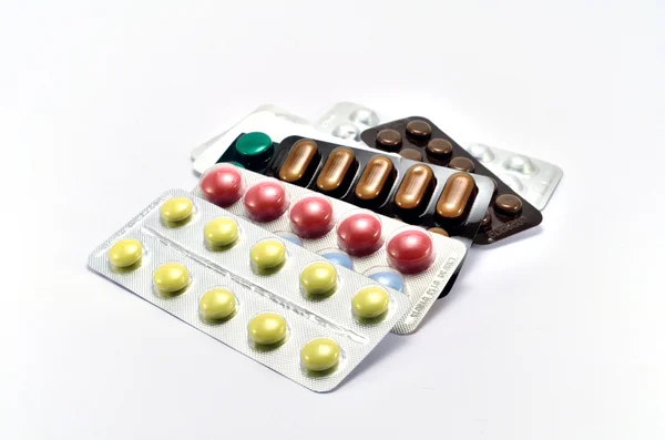 tabletler ile tabak yığını