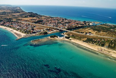 Potidea deniz kanal Yunanistan, havadan görünümü