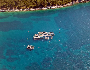 Deniz Balık çiftlikleri, havadan görünümü