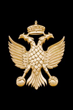 siyah arka planda altın iki başlı kartal.
