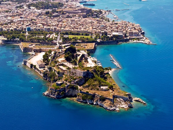 科孚岛镇，鸟瞰图的老堡垒 免版税图库照片