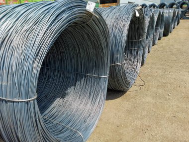 Kablo bobini. Kablo makarası. Dikiş teli. Çelik tel. Kablo üretimi. Kablo üretimi. İşlem kablosu çekme. Bitmiş malzeme deposu..