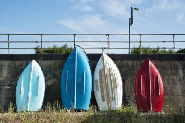 Barcos coloridos em Southend on Sea, Essex, Reino Unido . — Fotografia de Stock