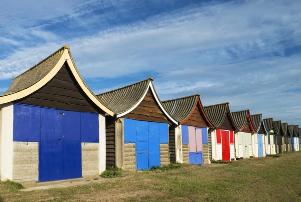 Färgglada stranden hyddor på mablethorpe — Stockfoto