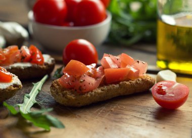 Bruschetta tost baget ekmek üzerinde