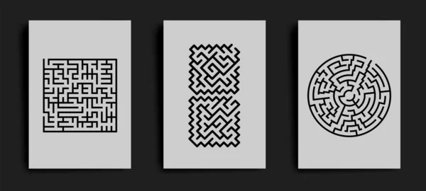 Conjunto de carteles vectoriales con laberinto o laberinto blanco y negro — Vector de stock