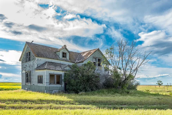 Una Vieja Casa Abandonada Las Praderas Saskatchewan — Foto de Stock