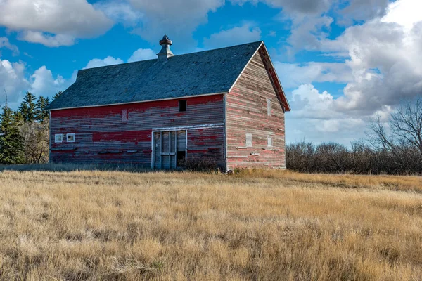 Eine Verlassene Scheune Der Prärie Von Saskatchewan — Stockfoto