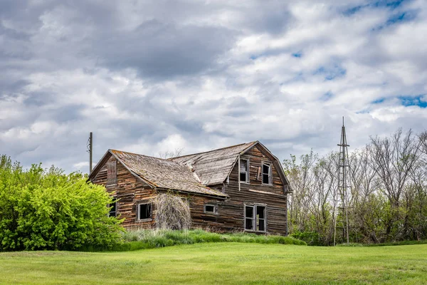Blue Sky Stately Old Abandoned Home Prairies Saskatchewan — Stock Photo, Image