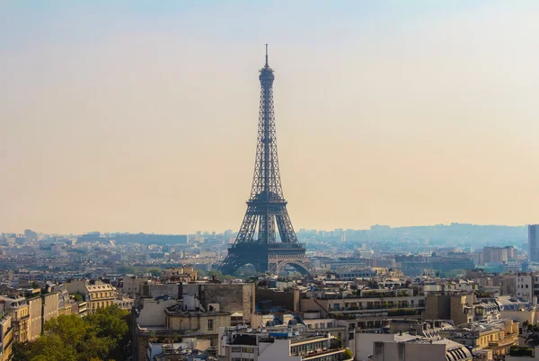 艾菲尔铁塔，巴黎的象征 — 图库照片
