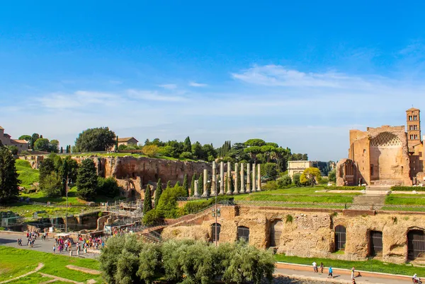 Ruinen auf dem Forum in Rom, Italien — Stockfoto