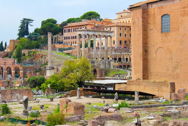 Ruinen auf dem Forum in Rom, Italien — Stockfoto