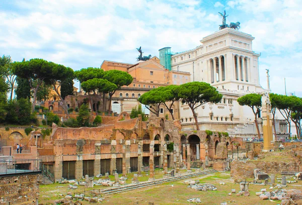 Ruínas no Fórum em Roma, Itália — Fotografia de Stock