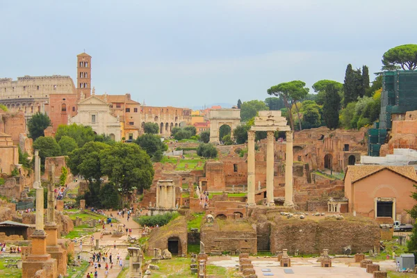 Ruínas no Fórum em Roma, Itália — Fotografia de Stock