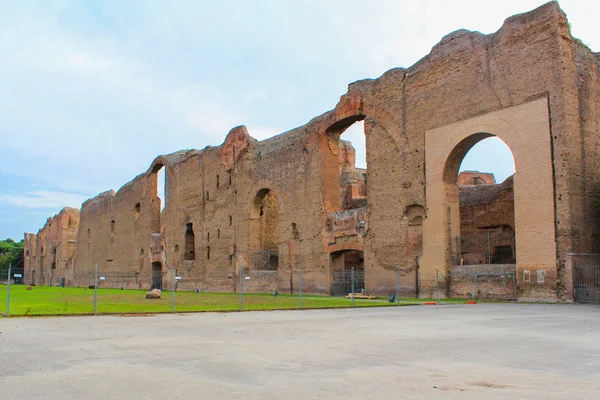 Вид на останки бань Каракаллы в Риме, Италия — стоковое фото