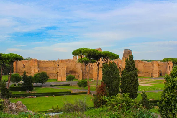 Vista de los restos de las Termas de Caracalla en Roma, Italia — Foto de Stock