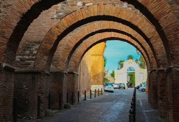 Arch Roma'da sokak — Stok fotoğraf