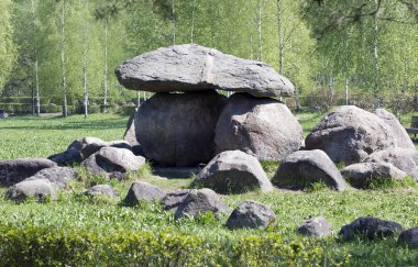büyük taş kompozisyonu