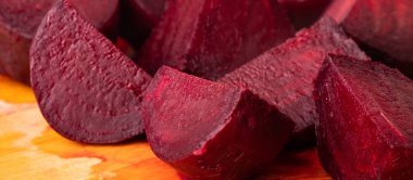 Doğranmış bordo pancar taze sebzeler yakın plan..