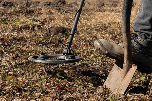 Entminungswerkzeug Metalldetektor Und Minenschaufel — Stockfoto