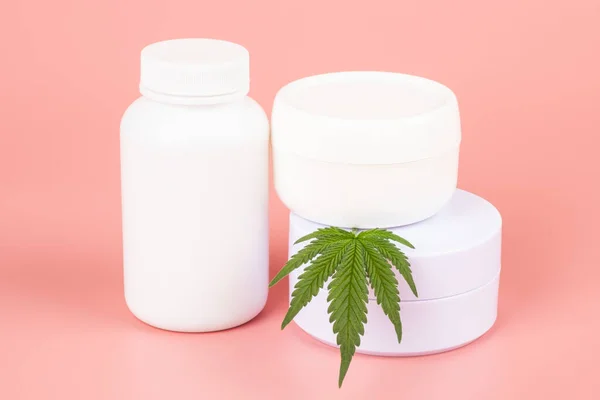 Medical Cannabis Cosmetics Relaxing Effect Beauty Skin Care — Foto de Stock