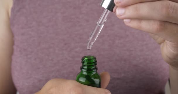 Pipette Bottle Hand Medical Hemp Oil Drops High Quality Footage — Vídeo de Stock