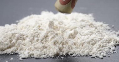 Beyaz kokain tozunu yakın plan kullan, uyuşturucu amfetamini. Yüksek kalite 4k görüntü