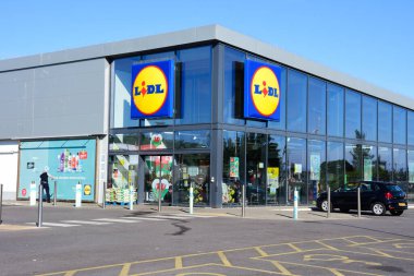 Prestatyn, İngiltere. 22 Haziran 2022. Lidl 'ın Kuzey Galler' in Prestatyn kasabasında modern bir süpermarketi var.